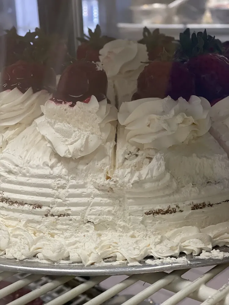 Strawberry & Cream Cake
